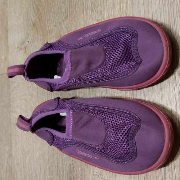 Speedo Other - Speedo girls water shoes little girl Large 9-10